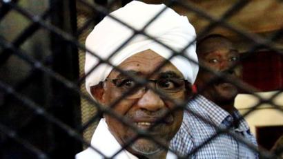 رفع جلسة محاكمة البشير إلى 15 سبتمبر