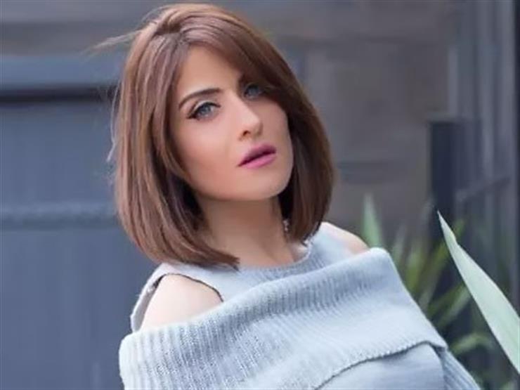 الفنانة هيدى كرم 