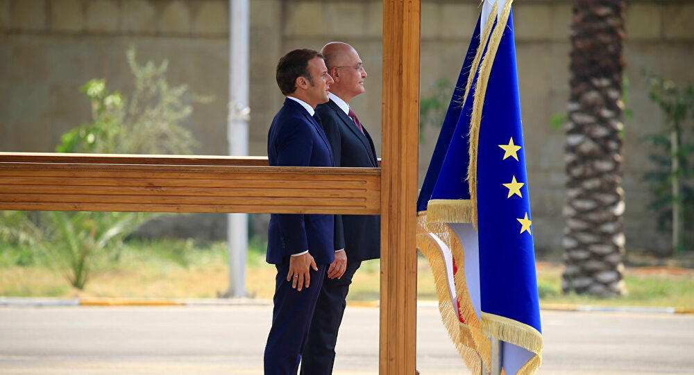 الرئيس العراقي يستقبل نظيره الفرنسي في قصر السلام ببغداد