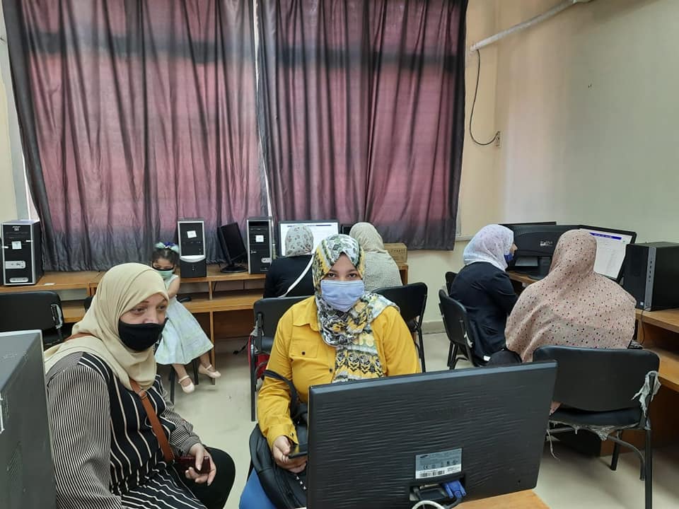 طلاب جامعات 