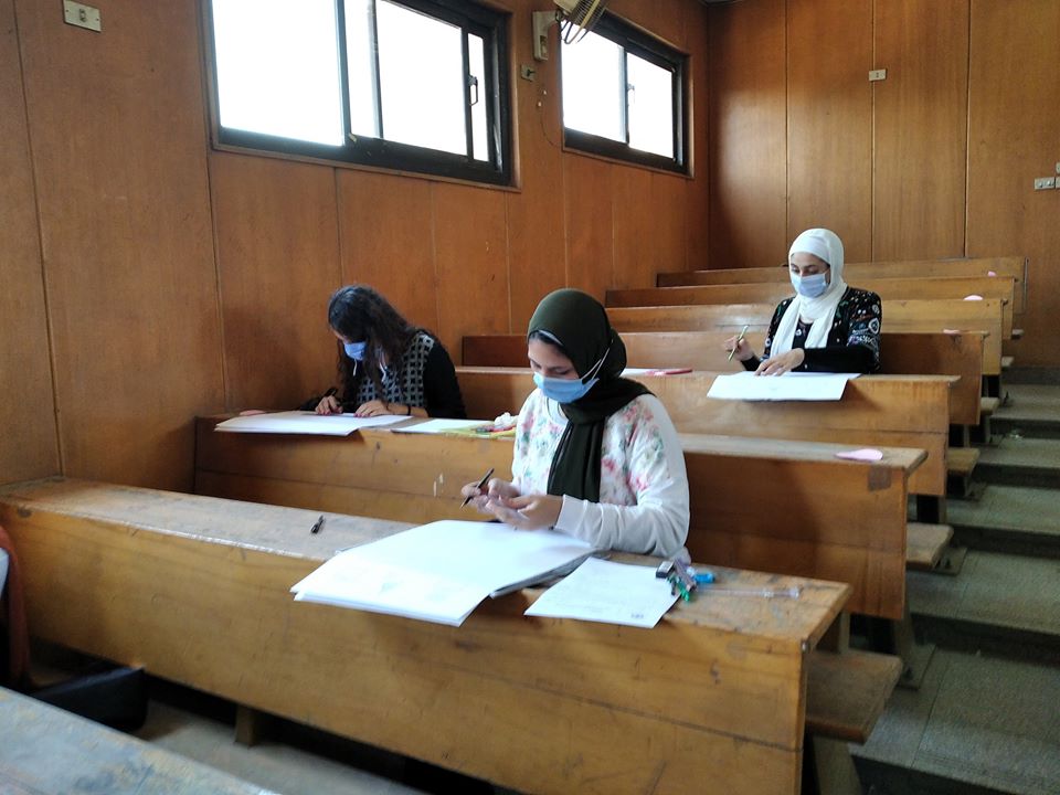 طلاب جامعات 