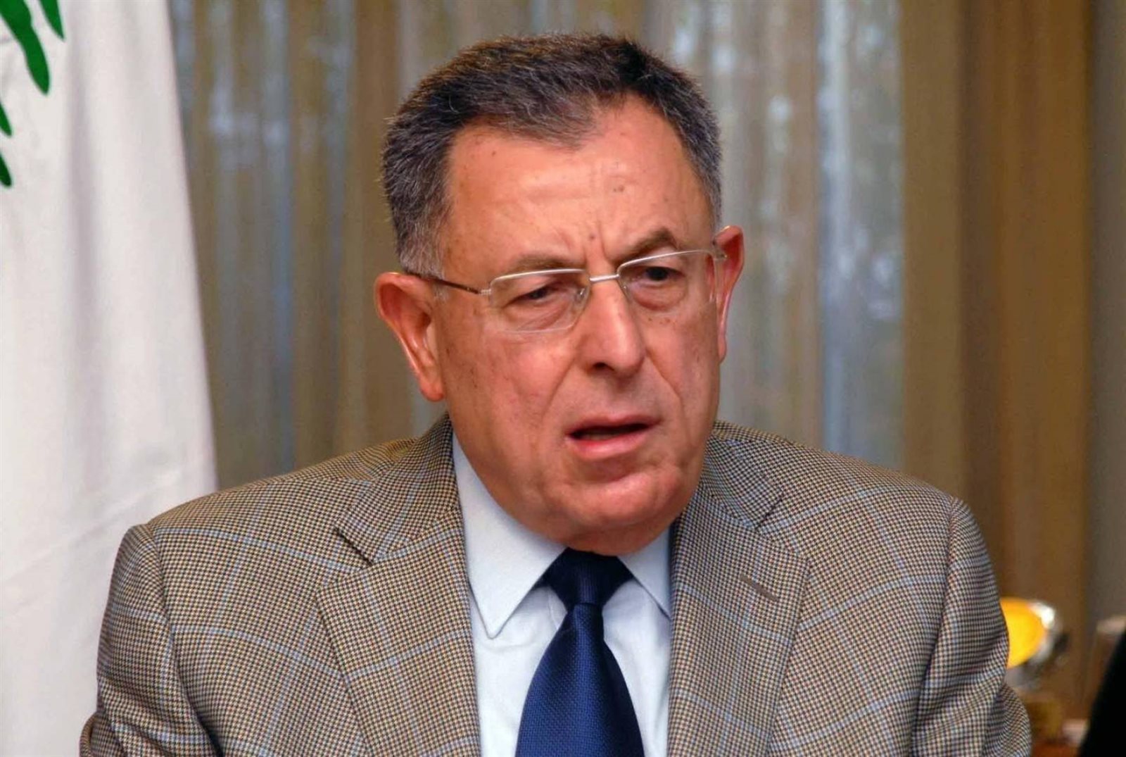 السنيورة