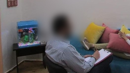 زوجة الطبيب المتهم بالتحرش: جوزي مظلوم.. وكل ذنبه إنه ناجح