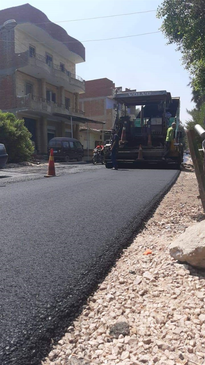 تنفيذ خطة الرصف بشوارع الجيزة