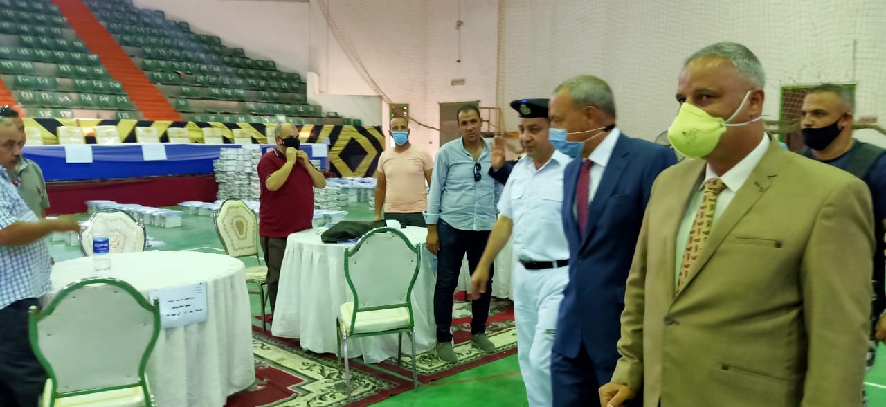 محافظ القليوبية يتفقد مقرات جولة الإعادة  محافظ القليوبية يتفقد مقرات جولة الإعادة