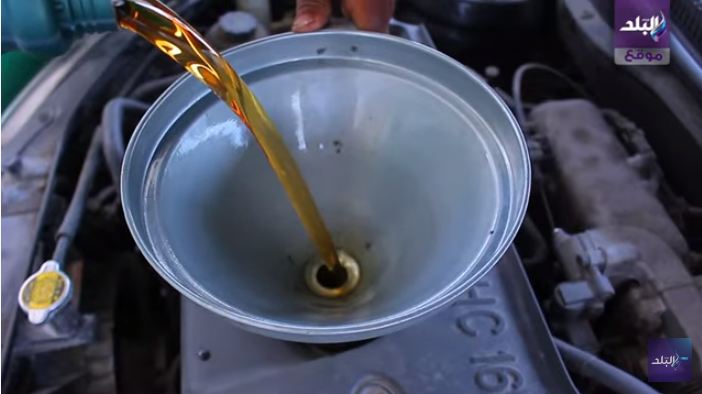 الفرق بين الزيوت المعدنية والتخليقية