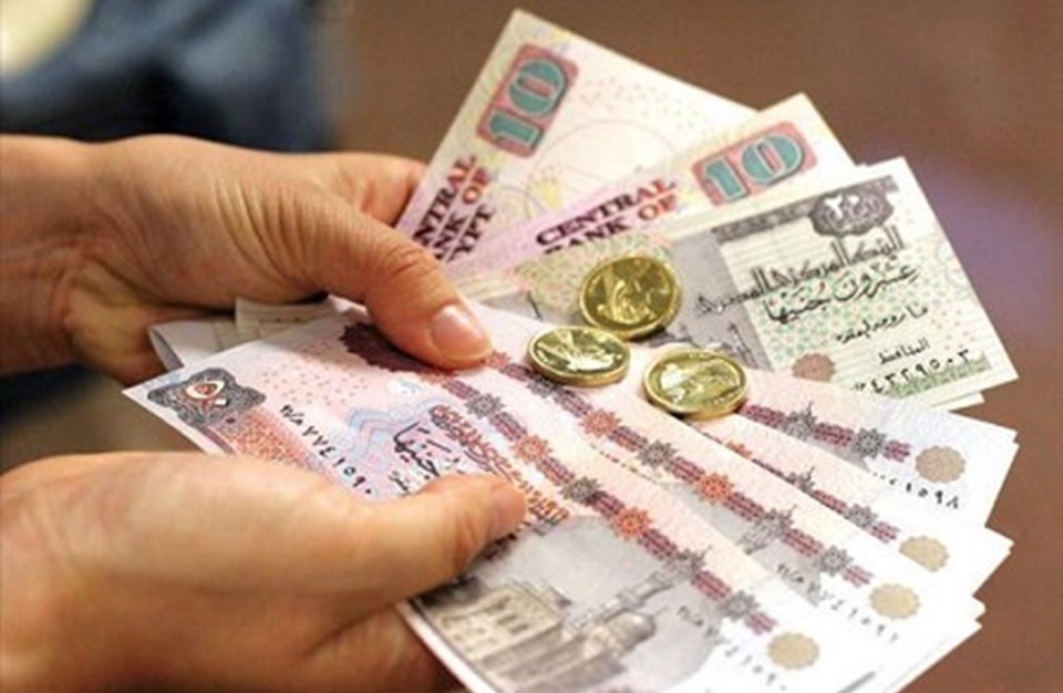 هل يجوز للأب إعطاء الزكاة للأبناء المتزوجين؟