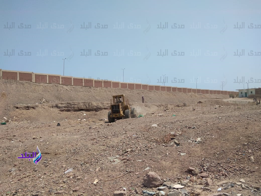 تطهير مخرات السيول