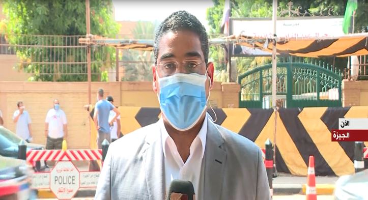 أمام مدرسة جمال عبد الناصر الثانوية للبنات بمحافظة الجيزة 