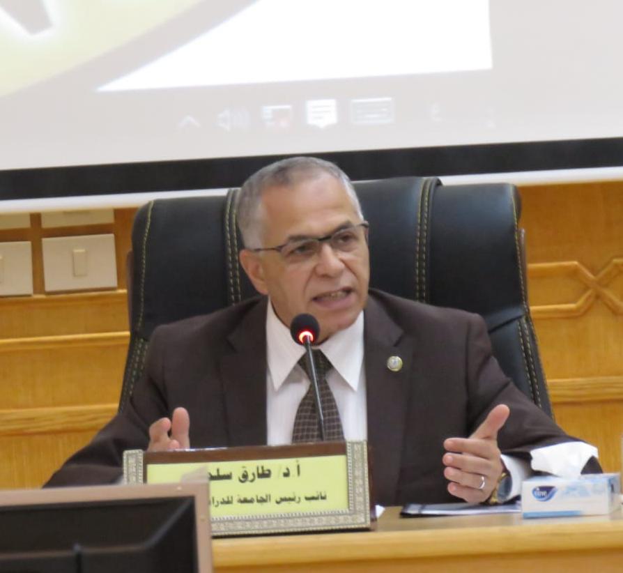 الدكتور طارق سلمان