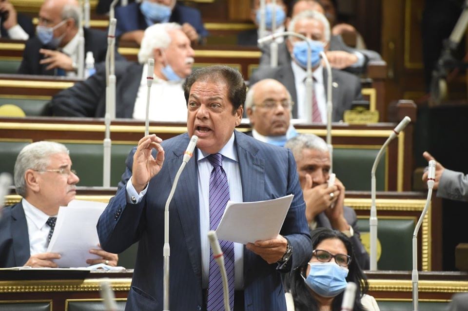 النائب محمد أبو العينين