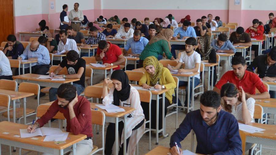 طلاب المرحلة الثالثة- صورة أرشيفية