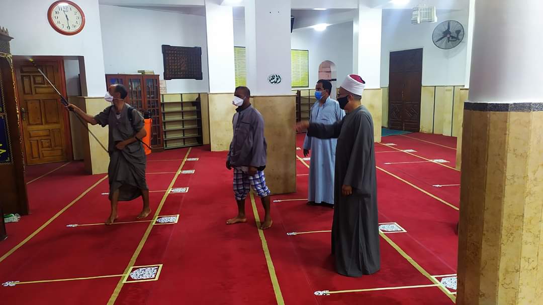 جانب من حملة النظافة بالمساجد
