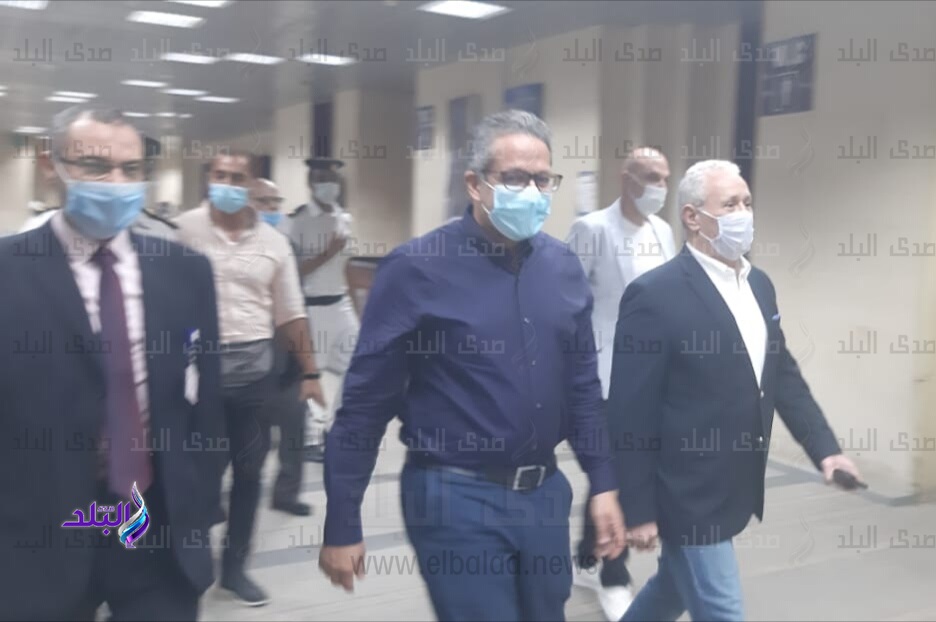 العنانى يصل إلى الأقصر ليبدا جولته التفقدية