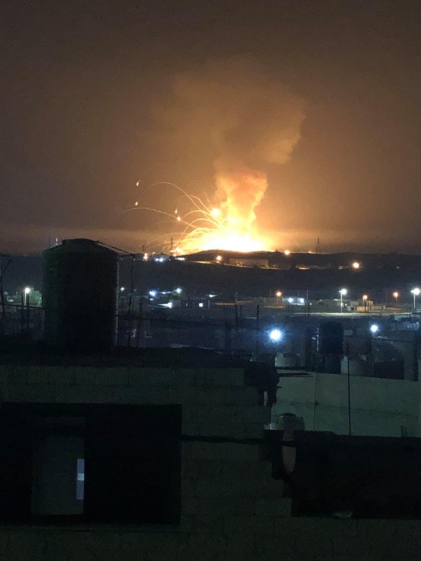 من موقع الانفجار  من موقع الانفجار