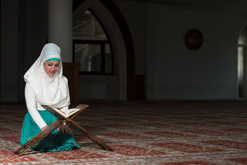 فضل قراءة القرآن يوم الجمعة 