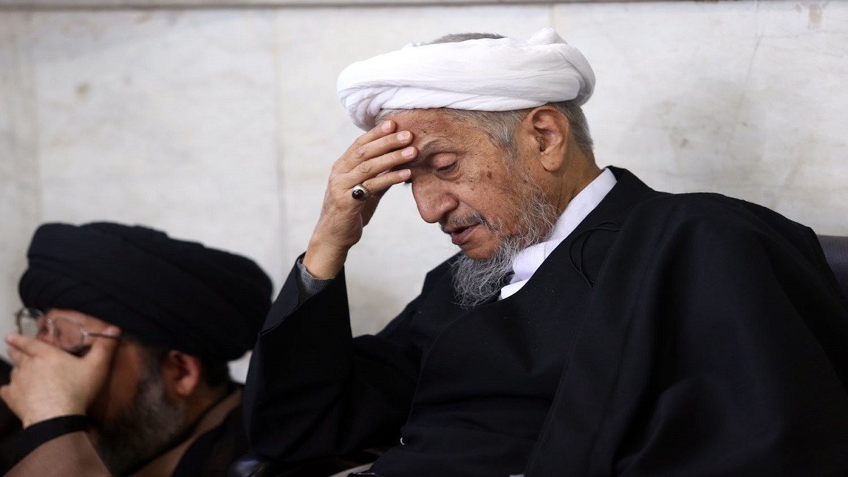 إيران تعلن وفاة أكبر معارض لخامنئي يوسف صانعي
