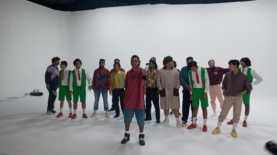 أوكا يبدأ تصوير أحدث أغانيه