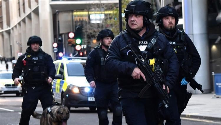 الشرطة البريطانية تعتقل مشتبه به