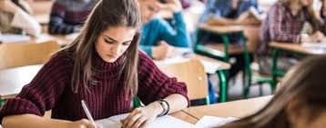 طلاب جامعات 