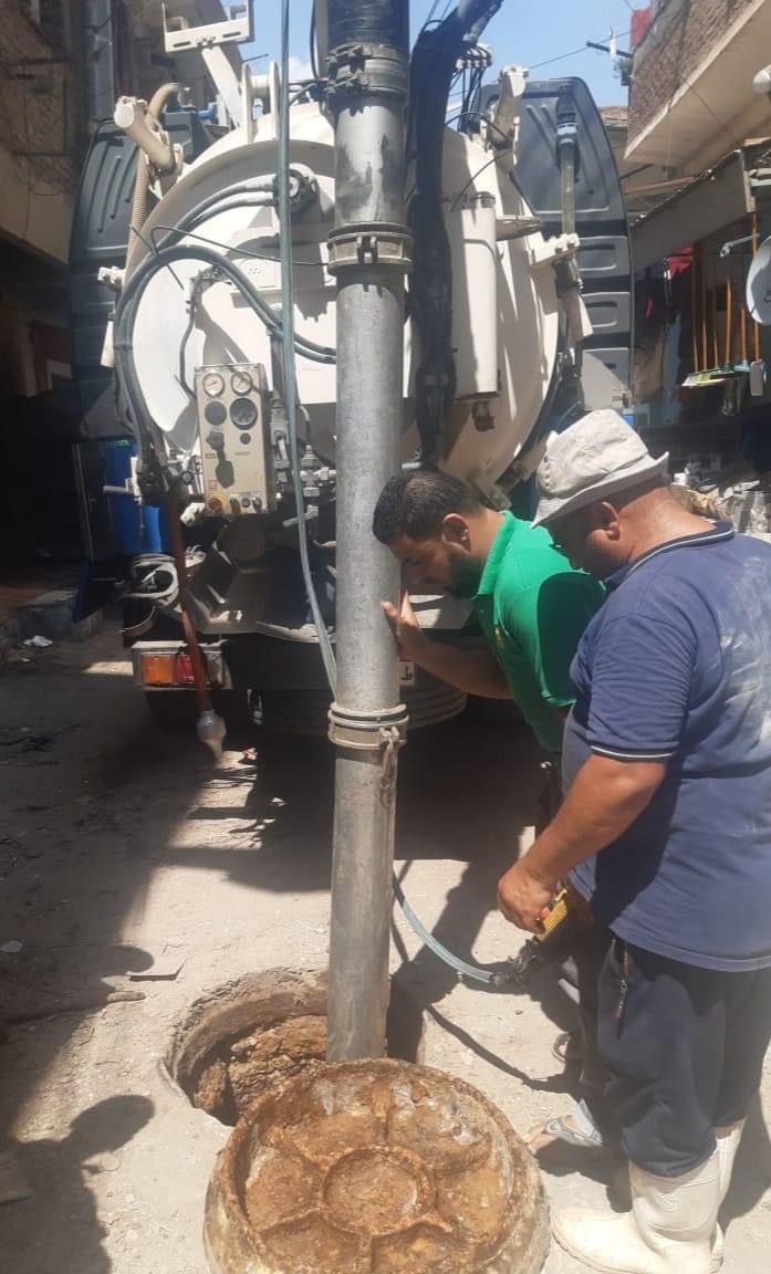 أعمال التطهير لخطوط الصرف 