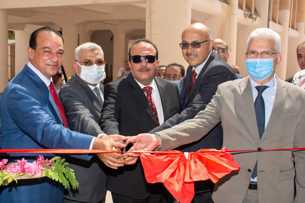 رئيس جامعة طنطا ونوابه يفتتحون المبني التعليمي الجديد لـ "نو