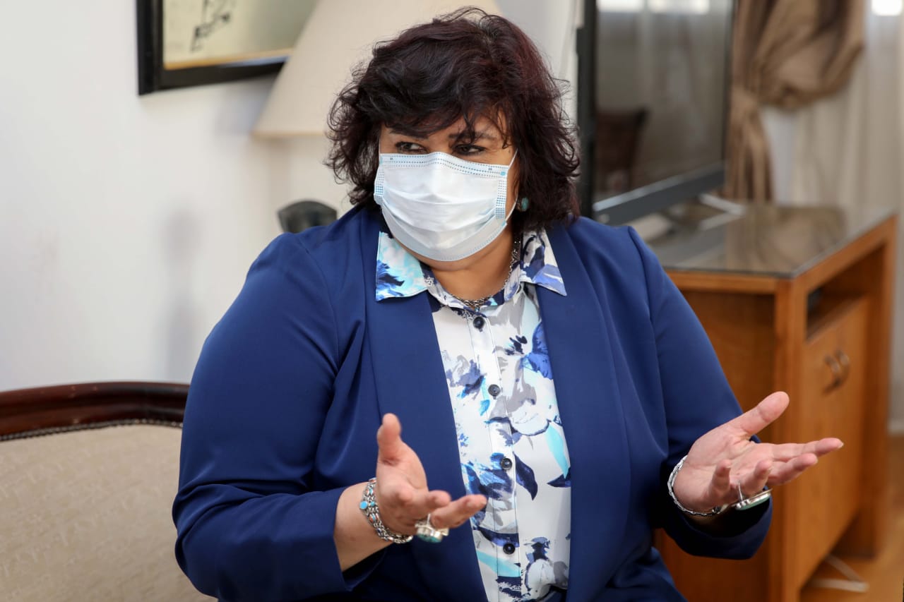 وزيرة الثقافة 
