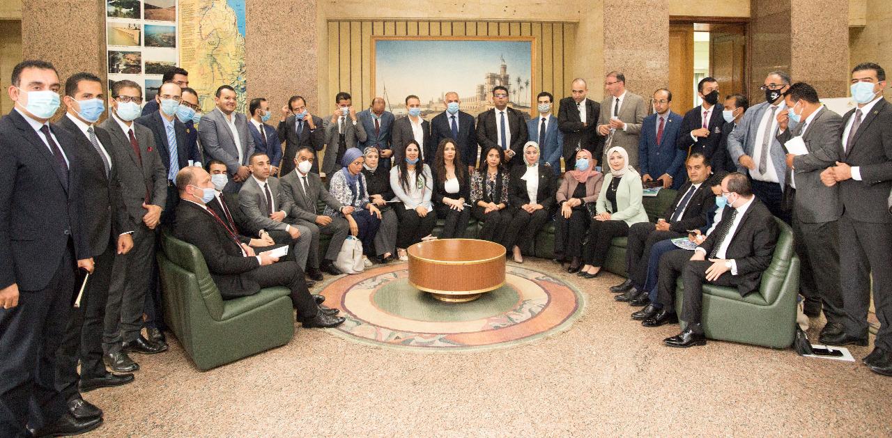 لقاء وزير الرى وتنسيقية شباب الأحزاب 