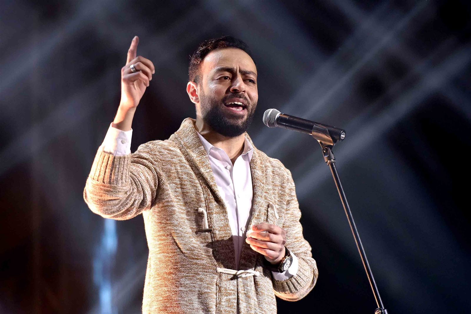 تامر عاشور 