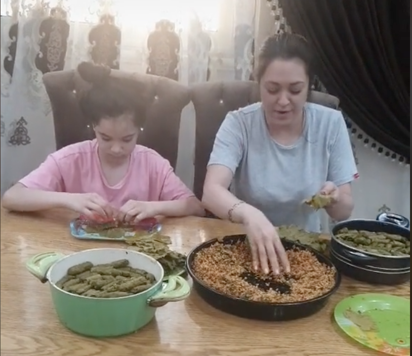 مروة عبد المنعم و ابنتها