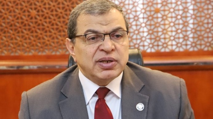 محمد سعفان وزير القوي العاملة