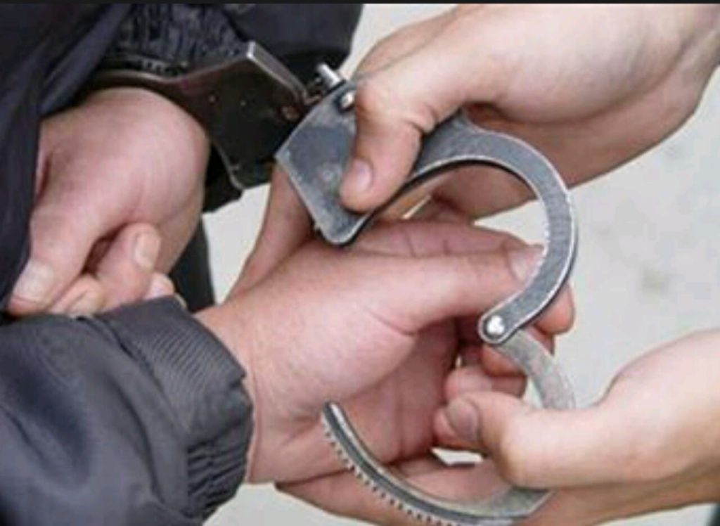 ضبط شخص أثناء إتجاره في العملات