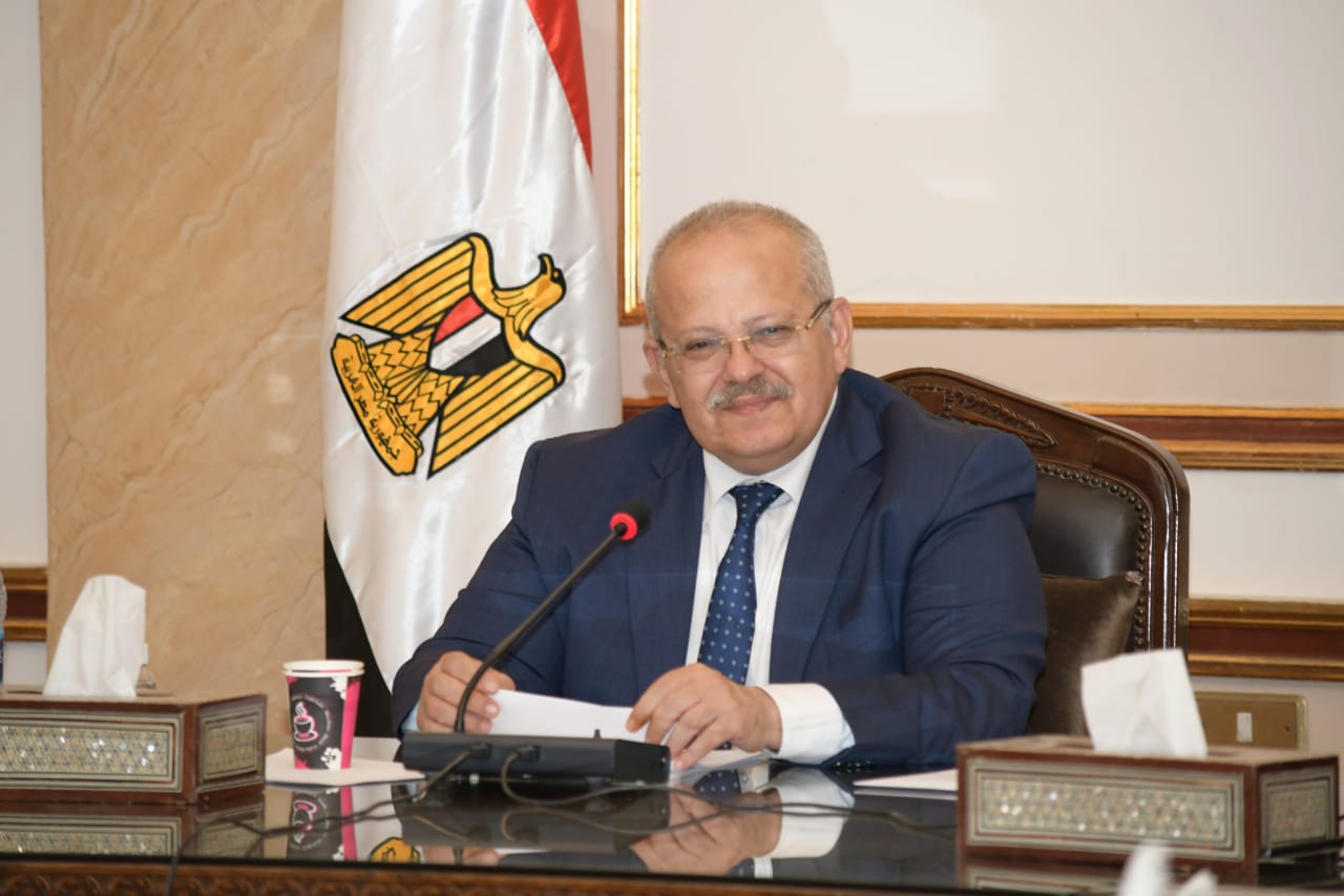 رئيس جامعة القاهرة