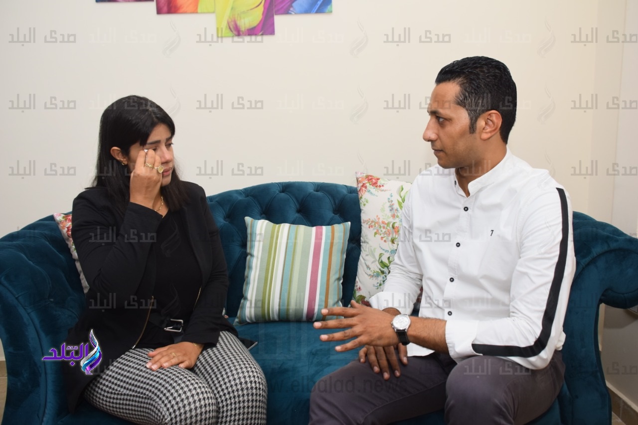محرر صدى البلد مع والدة الطفل