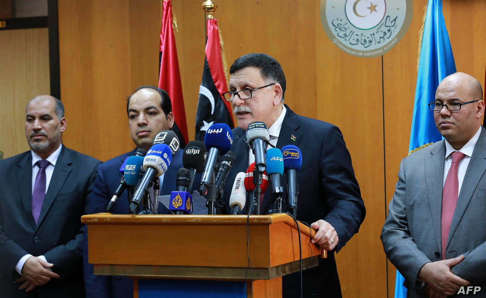 السراج يرفض اتفاق نائبه مع حفتر بشأن إعادة إنتاج النفط 