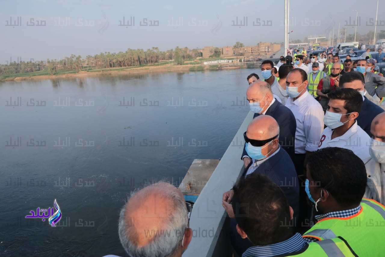 وزير النقل يتفقد الأعمال النهائية بمحور الشهيد باسم فكرى 