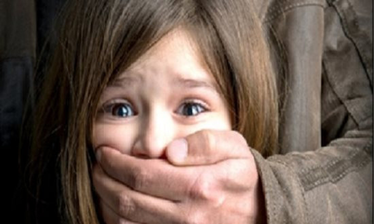 ضبط سيدة استدرجت طفلة لسرقة قرطها الذهبي بالدقهلية