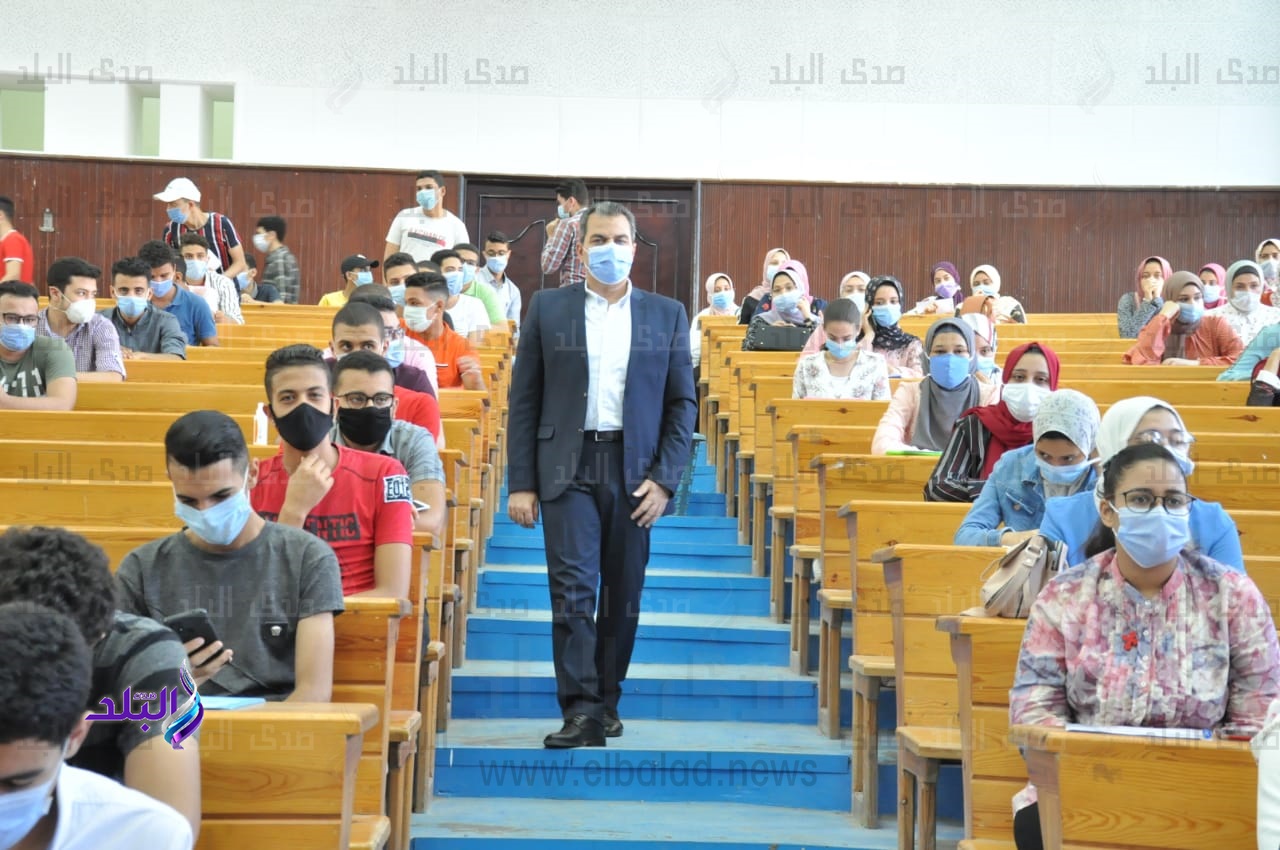 الكشف الطبي على الطلاب الجدد في جامعة كفر الشيخ