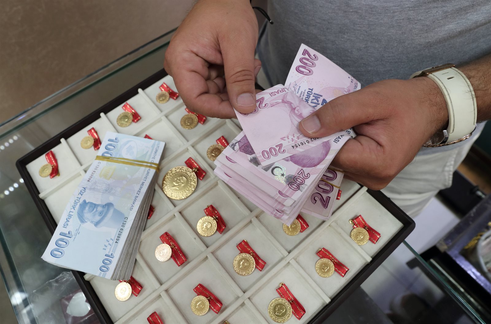 أكبر انهيار لـ الليرة التركية