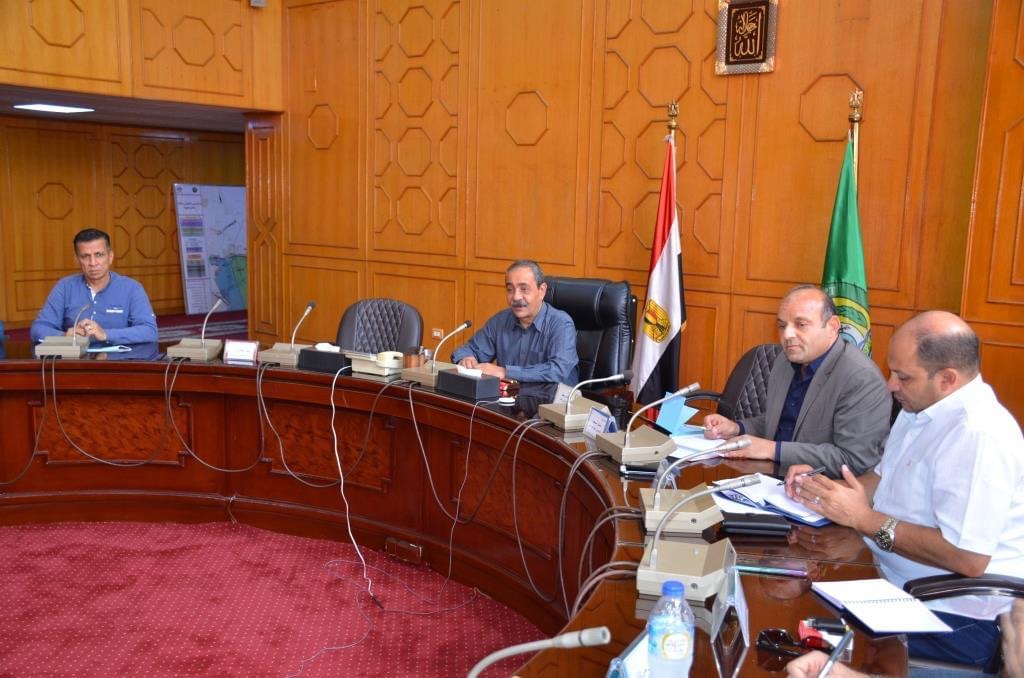 اجتماع محافظ الإسماعيلية 