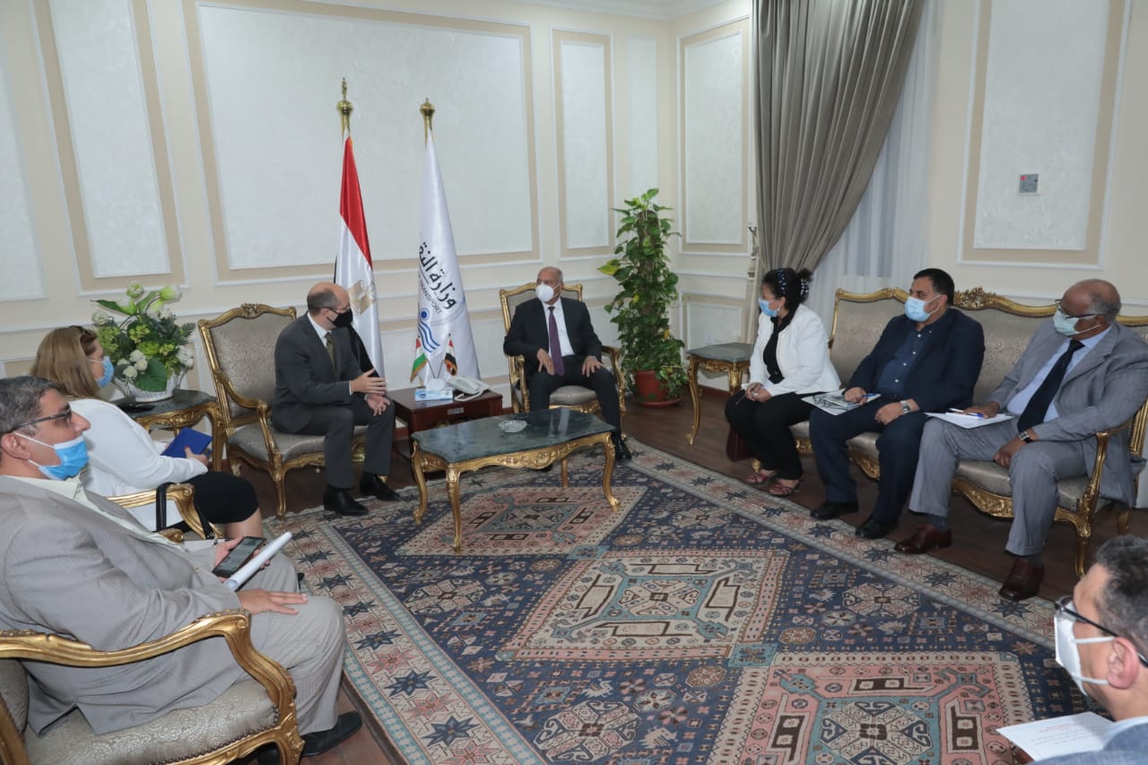 وزير النقل المهندس كامل الوزير