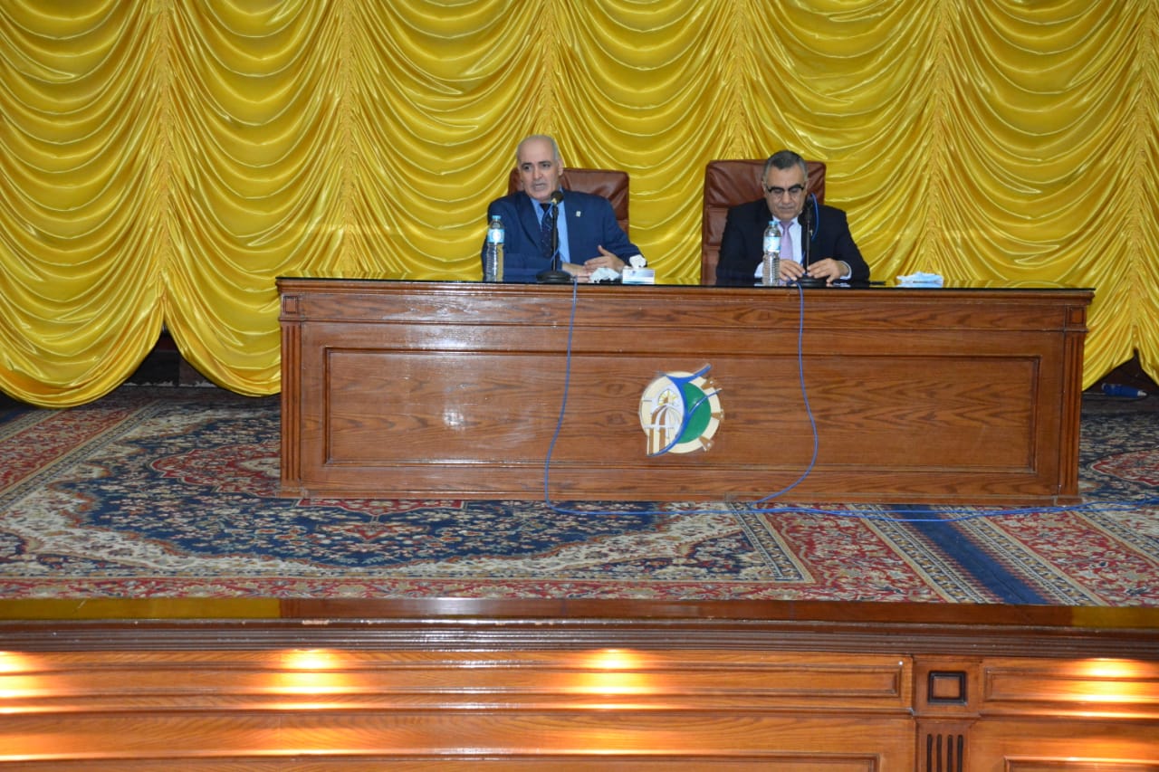 رئيس جامعة الفيوم