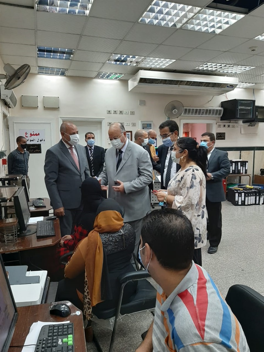 محافظ القاهرة يتفقد المركز التكنولوجي 