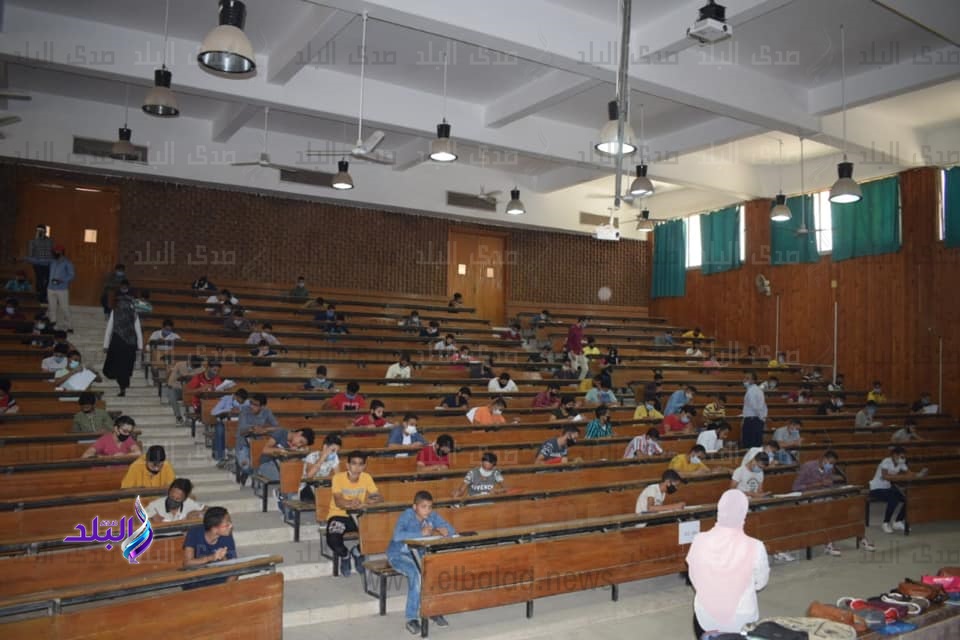 طلاب الجامعات