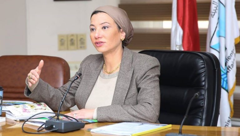 وزيرة البيئة 