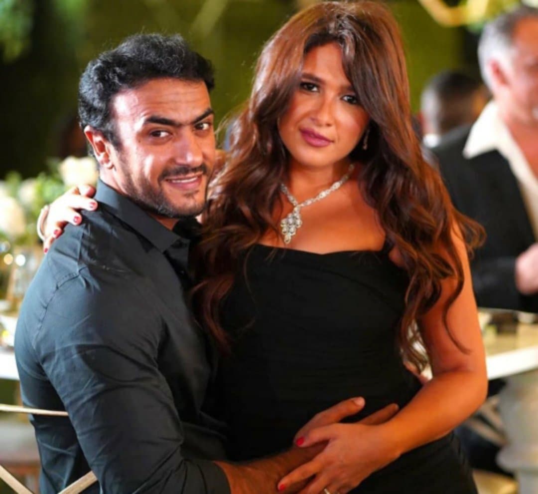 ياسمين عبد العزيز واحمد العوضى