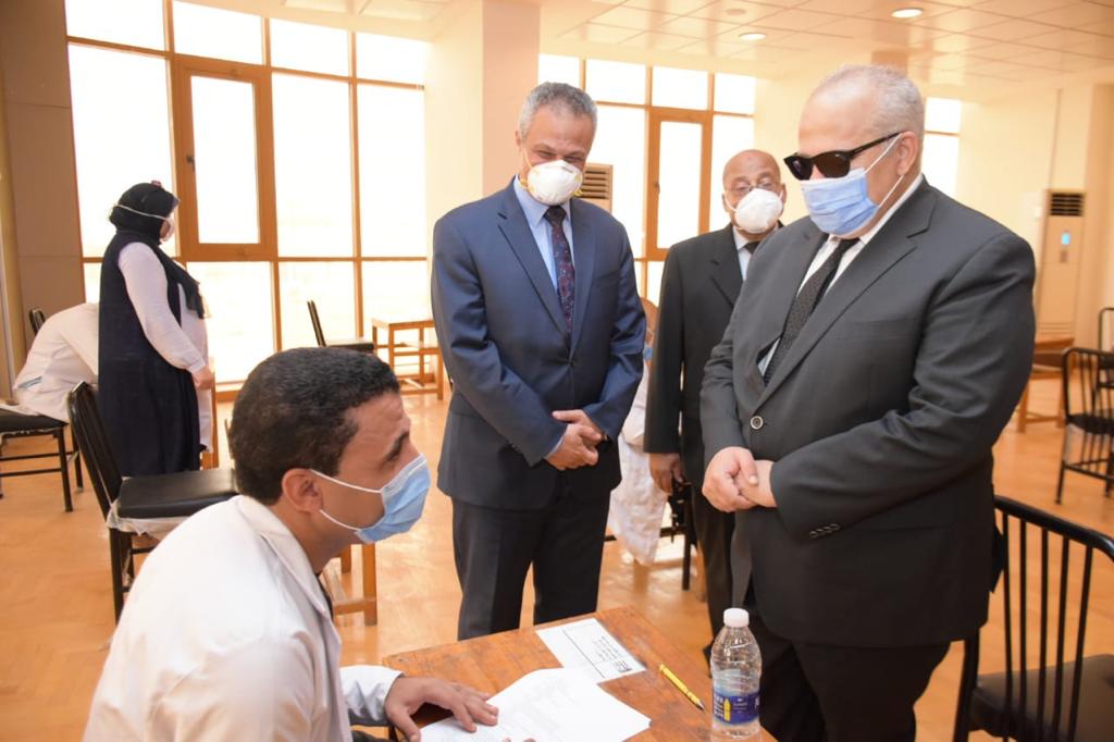 رئيس جامعة القاهرة 