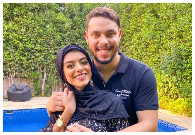 أول ظهور لـ أحمد حسن وزينب بعد إخلاء سبيلهما