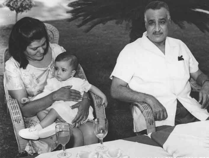 الزعيم جمال عبد الناصر وزوجته