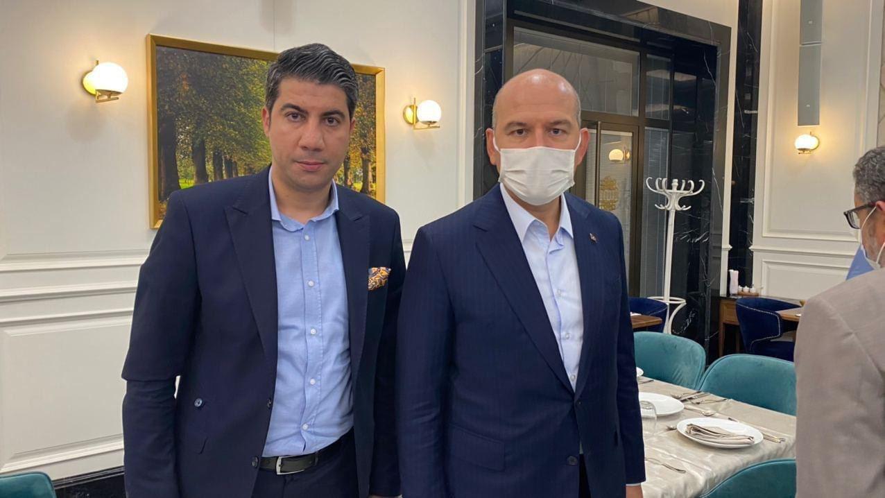 الإخواني حسام الشوربجي مع وزير الداخلية التركي سليمان صويلو